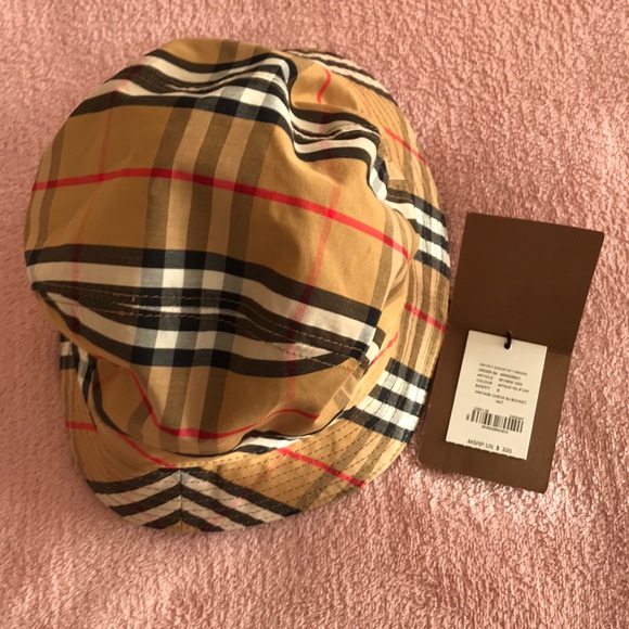 Burberry Accessories - ‼️BNWT AUTHENTIC BURBERRY VINTAGE BUCKET HAT‼️